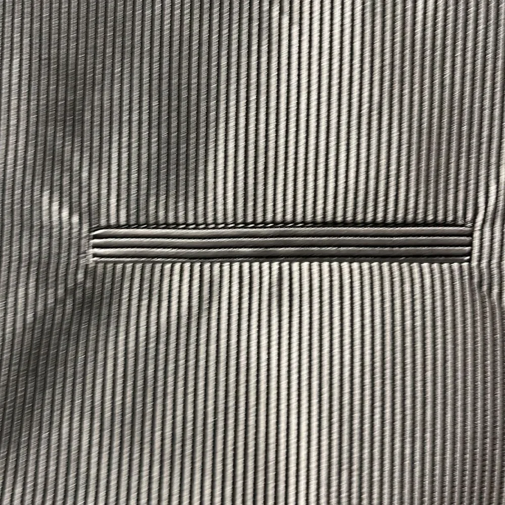 Grey Matter Concepts Men’s Metallic Silver Striped Vest Size Small.
